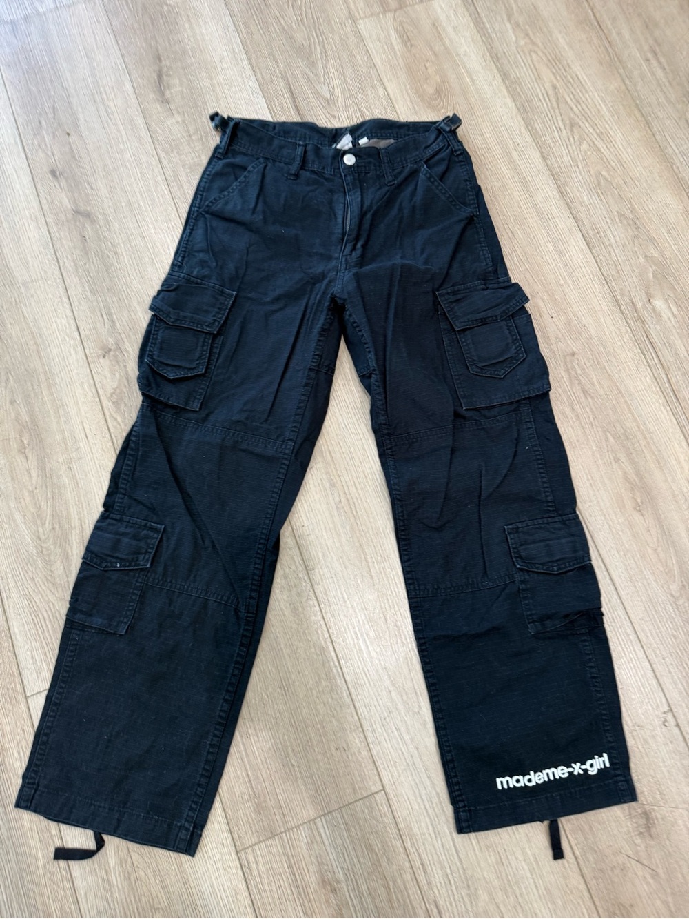 Mademe-x-girl Black Cargo Pants with Multi-Pocket Design
